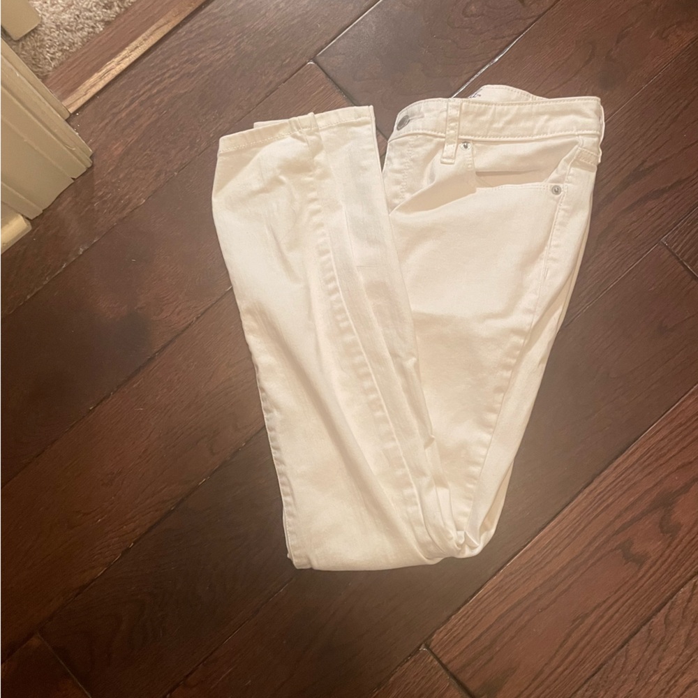Universal Thread White Mid Rise Skinny Jeans